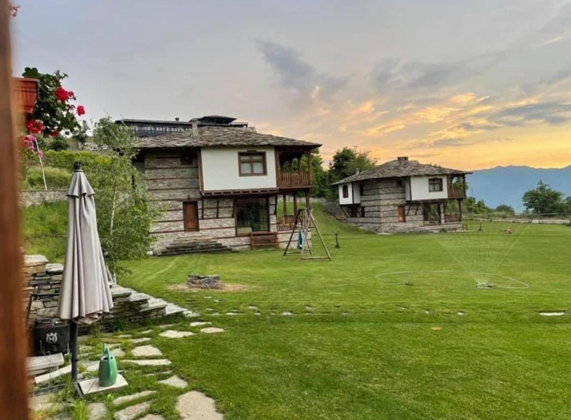Leshten Guest Homes ภายนอก รูปภาพ