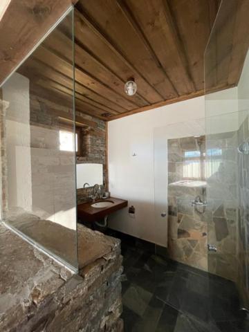 Leshten Guest Homes ภายนอก รูปภาพ