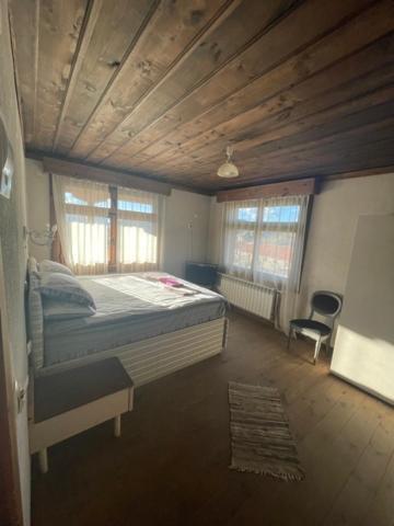 Leshten Guest Homes ภายนอก รูปภาพ