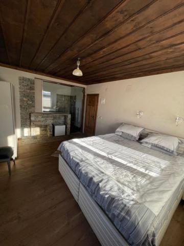 Leshten Guest Homes ภายนอก รูปภาพ
