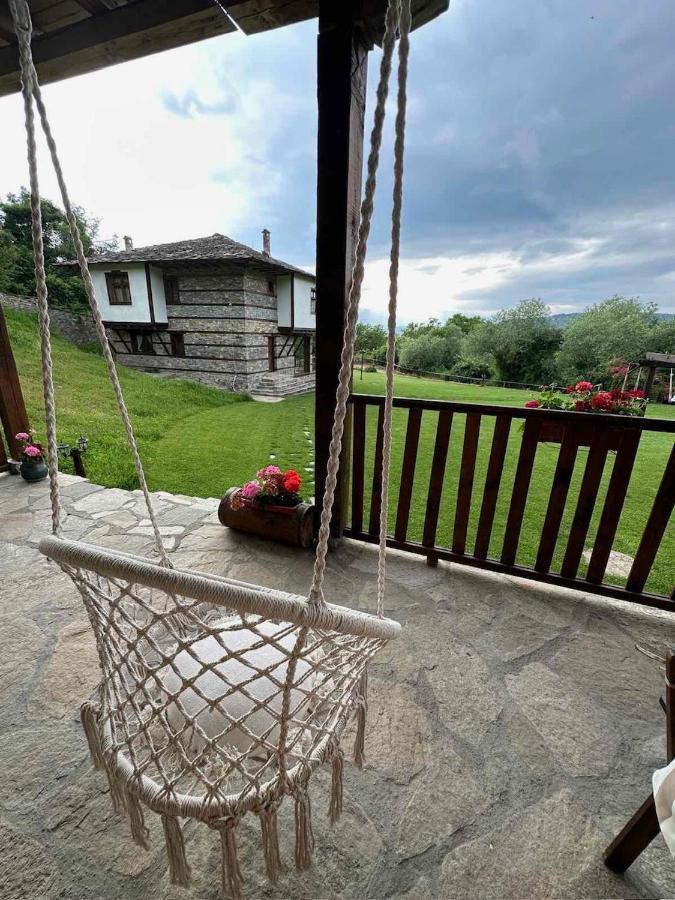 Leshten Guest Homes ภายนอก รูปภาพ