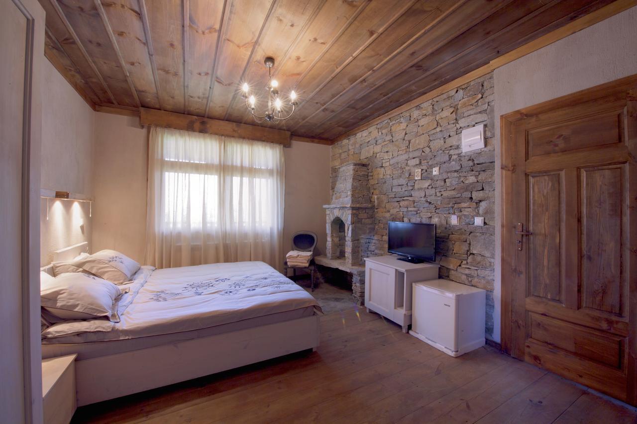 Leshten Guest Homes ภายนอก รูปภาพ