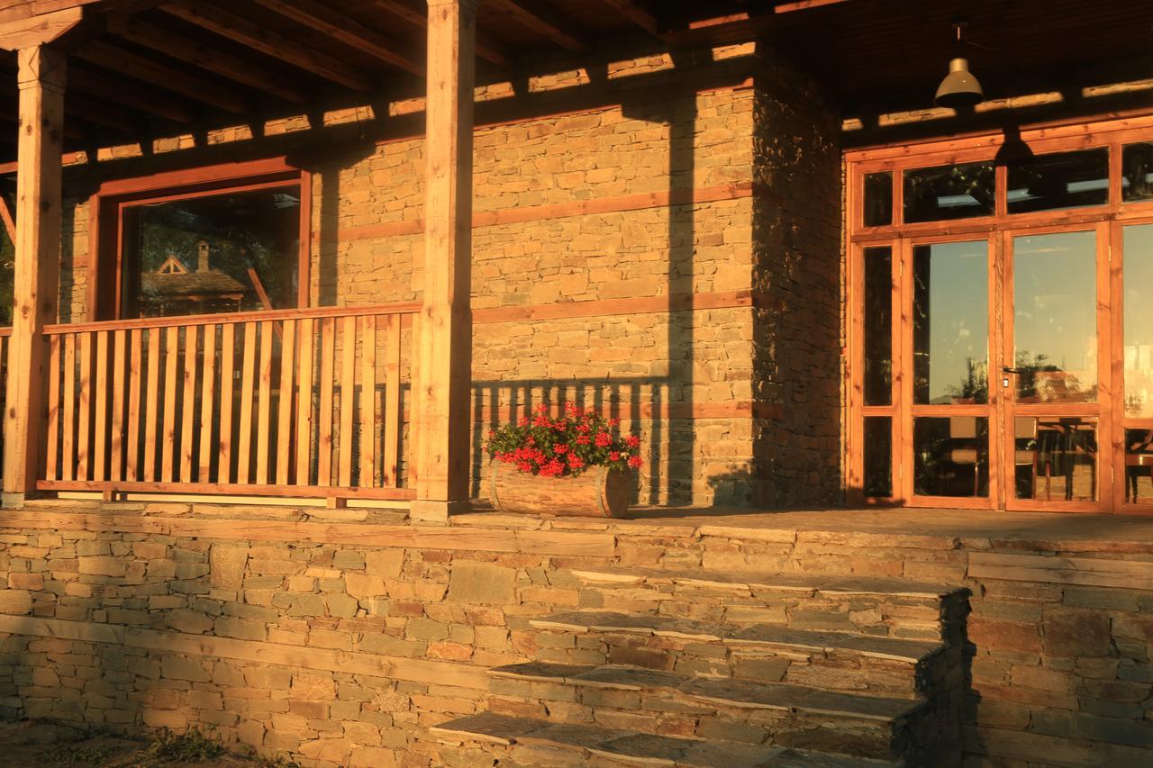 Leshten Guest Homes ภายนอก รูปภาพ