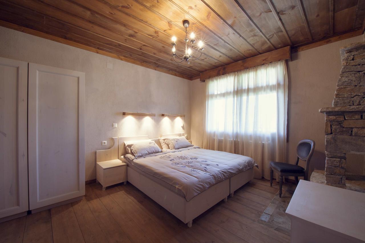 Leshten Guest Homes ภายนอก รูปภาพ