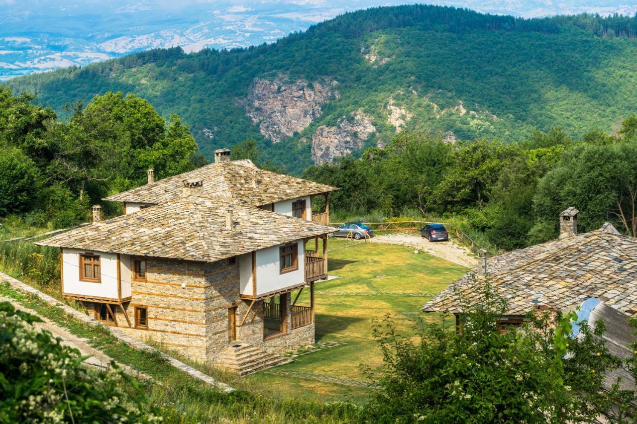 Leshten Guest Homes ภายนอก รูปภาพ